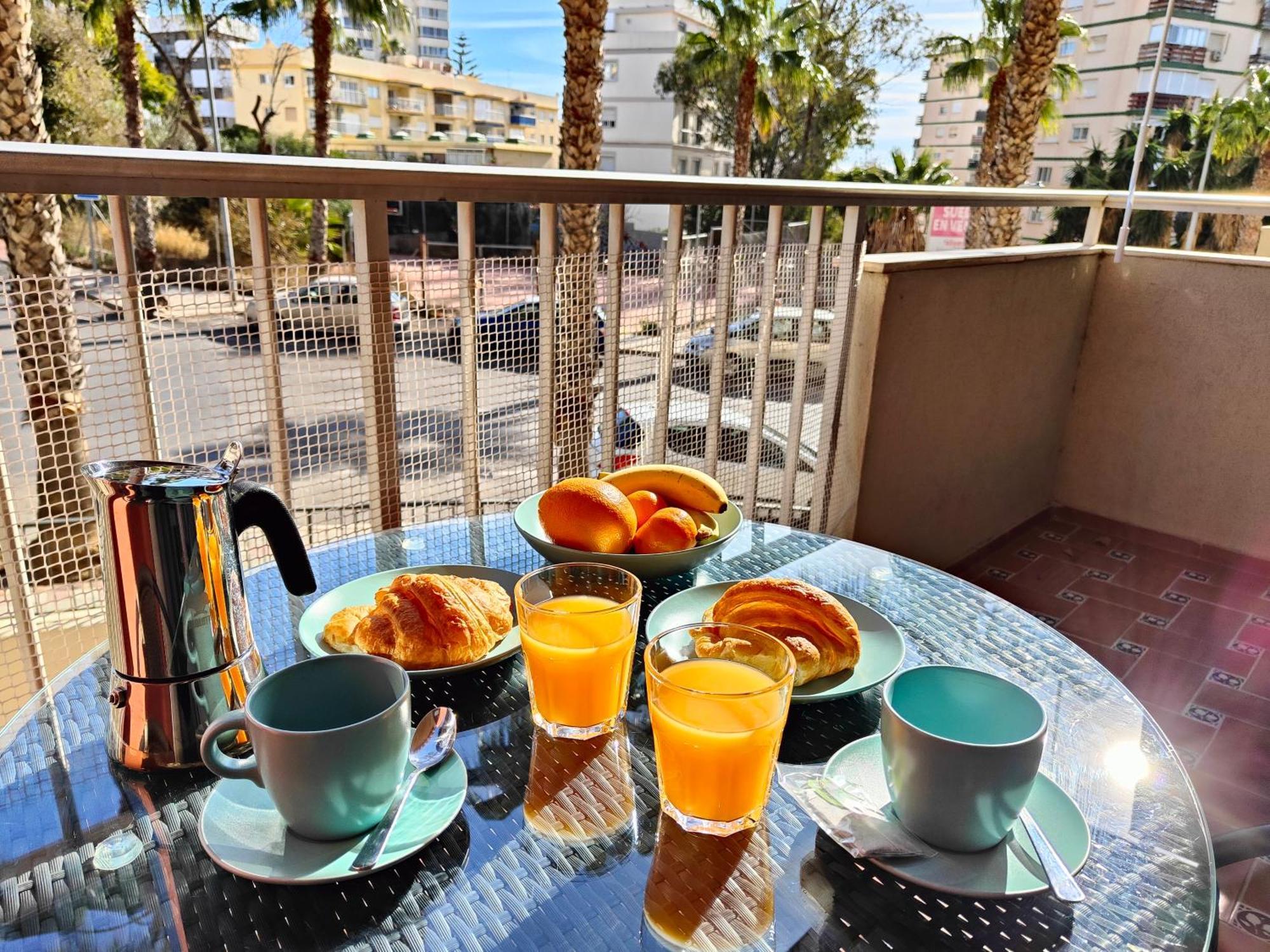 Apartamento Entero, Enormes Piscinas, Terraza Y Playa Бенальмадена Екстер'єр фото
